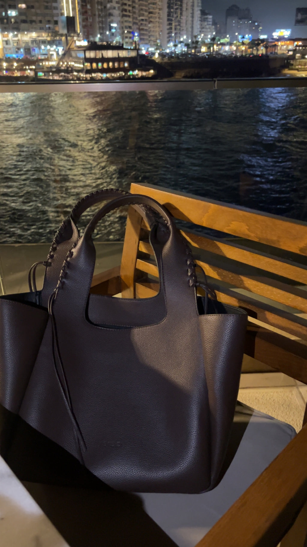 Multitasker brown Isise’